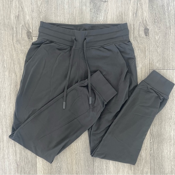 lululemon athletica Pants - Lululemon Ready to Rulu Joggers size 6 Graphite Grey